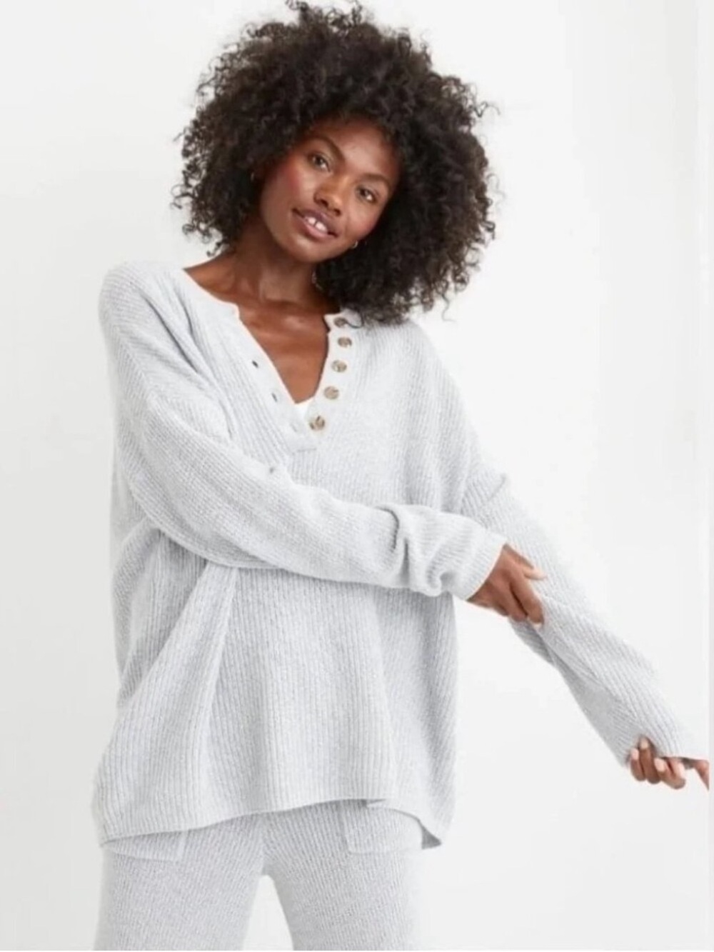 Aerie Oversized Ribbed-Knit Henley Sweater in Grey Women’s Size Medium Cotton
